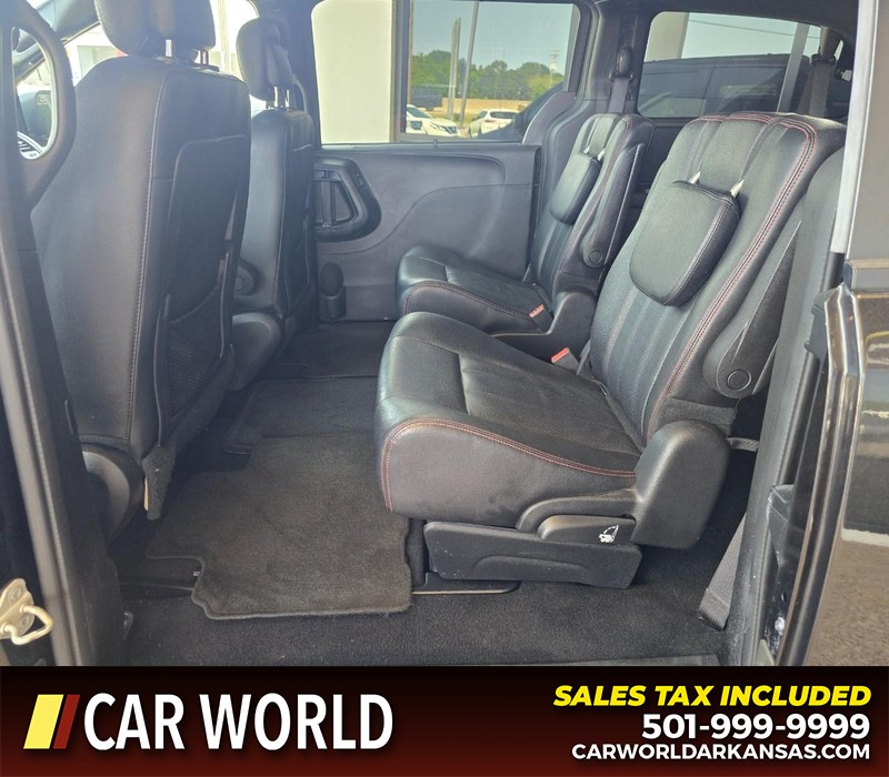 Dodge Grand Caravan Vehicle Full-screen Gallery Image 11