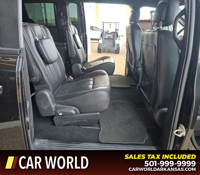 Dodge Grand Caravan Vehicle Full-screen Gallery Image 15