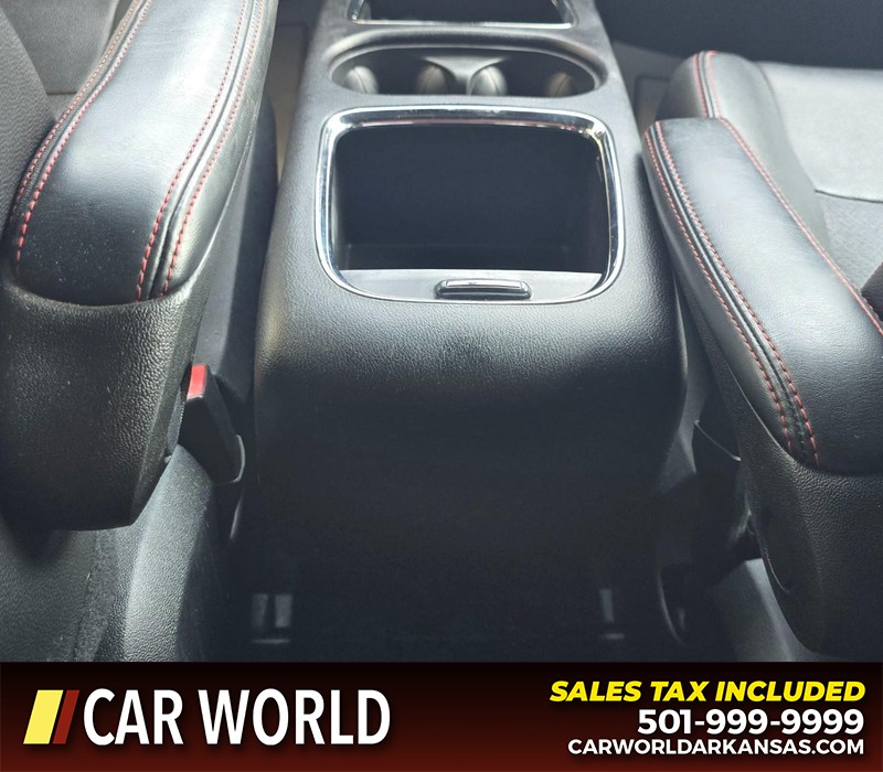 Dodge Grand Caravan Vehicle Full-screen Gallery Image 24
