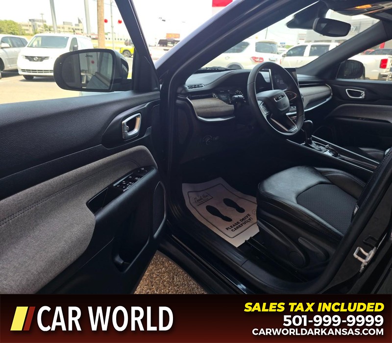 Jeep Compass Vehicle Full-screen Gallery Image 7