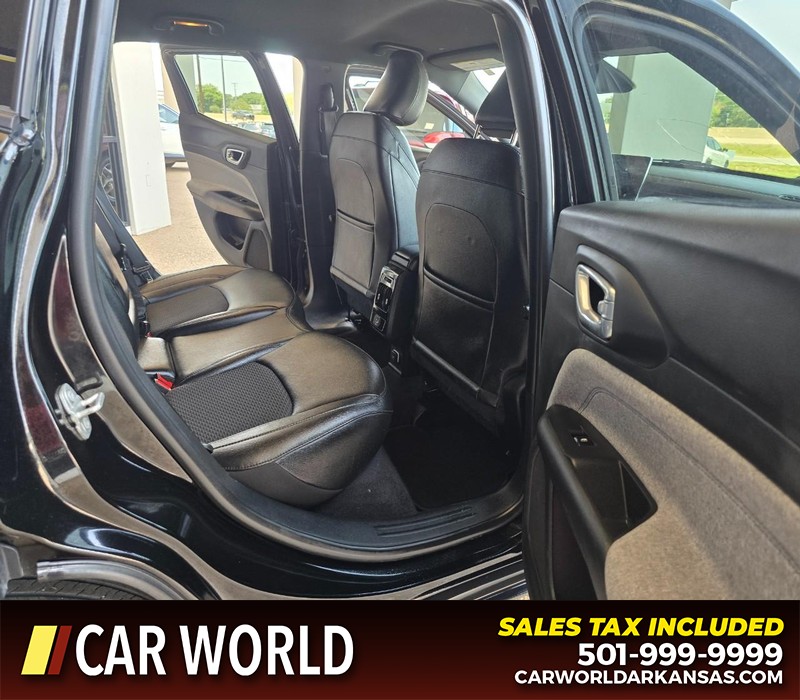Jeep Compass Vehicle Full-screen Gallery Image 12