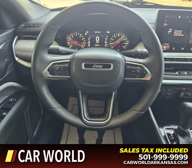 Jeep Compass Vehicle Full-screen Gallery Image 15