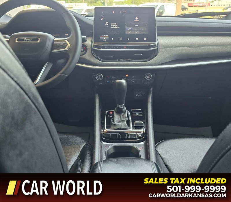 Jeep Compass Vehicle Full-screen Gallery Image 18