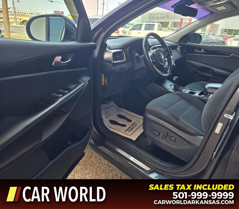 Kia Sorento Vehicle Full-screen Gallery Image 7