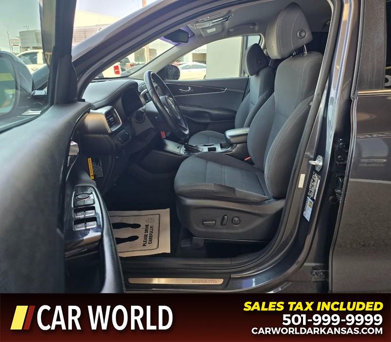 Kia Sorento Vehicle Full-screen Gallery Image 8