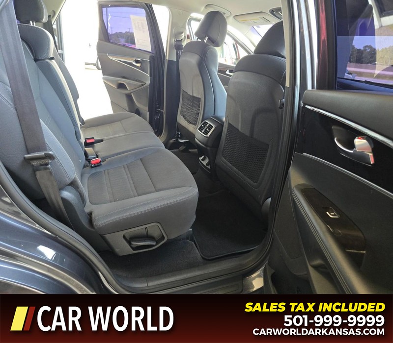 Kia Sorento Vehicle Full-screen Gallery Image 13