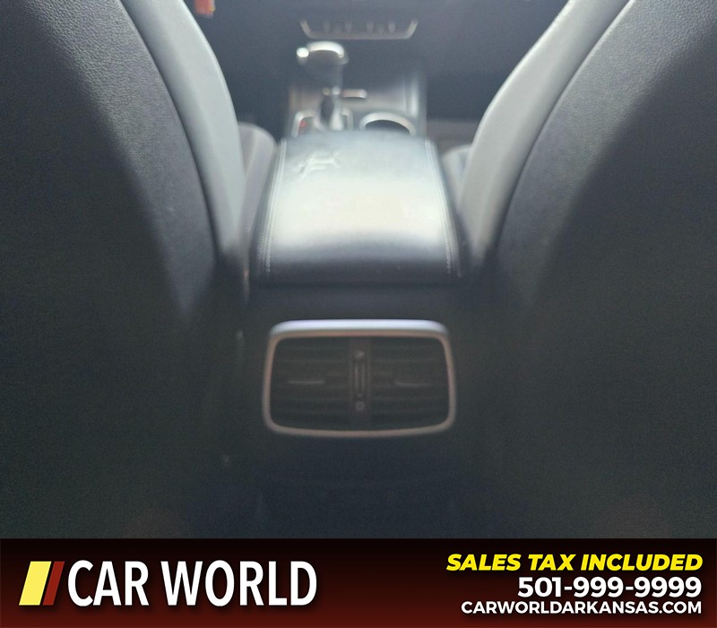 Kia Sorento Vehicle Full-screen Gallery Image 23
