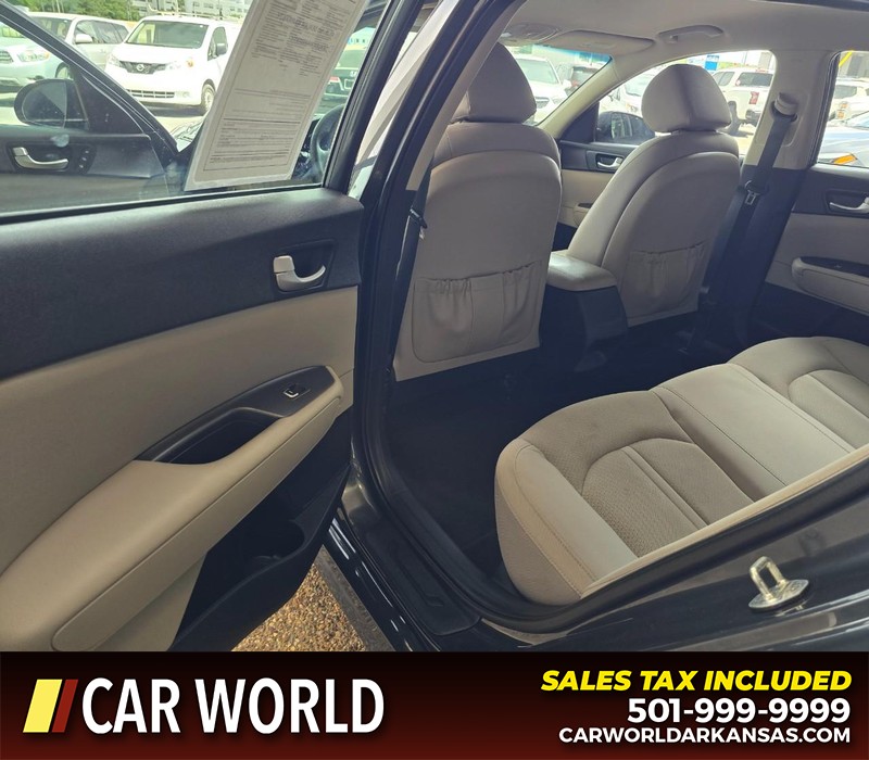 Kia Optima Vehicle Full-screen Gallery Image 9