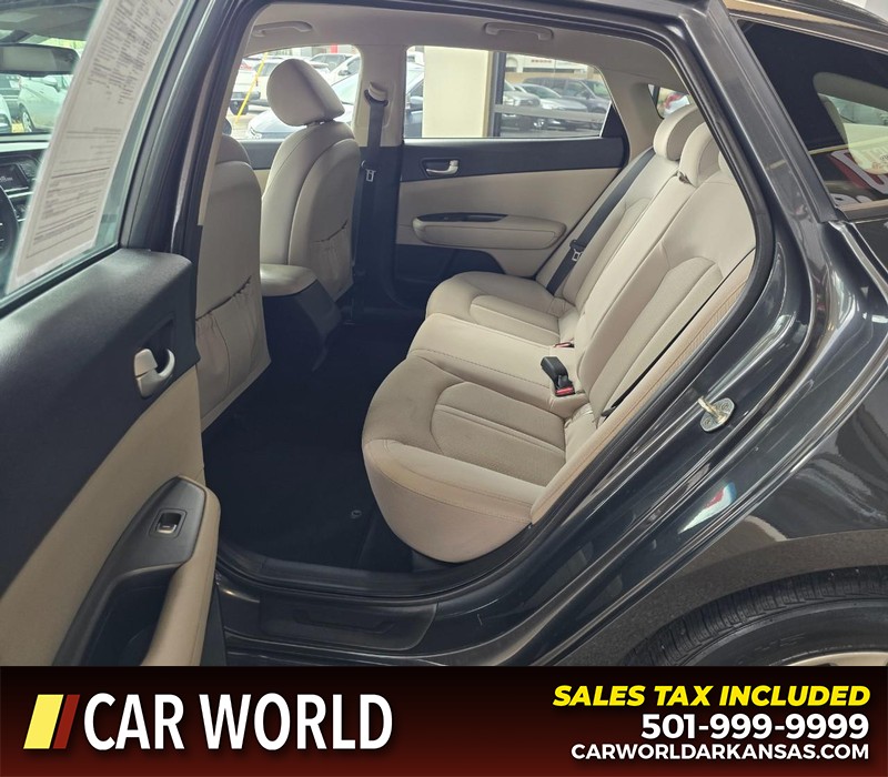Kia Optima Vehicle Full-screen Gallery Image 10