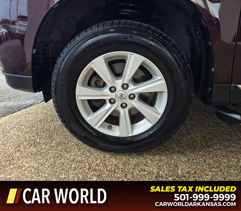 Toyota Highlander Vehicle Full-screen Gallery Image 6