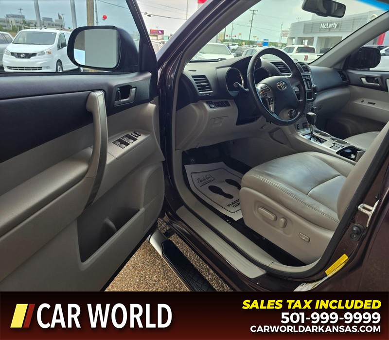 Toyota Highlander Vehicle Full-screen Gallery Image 7