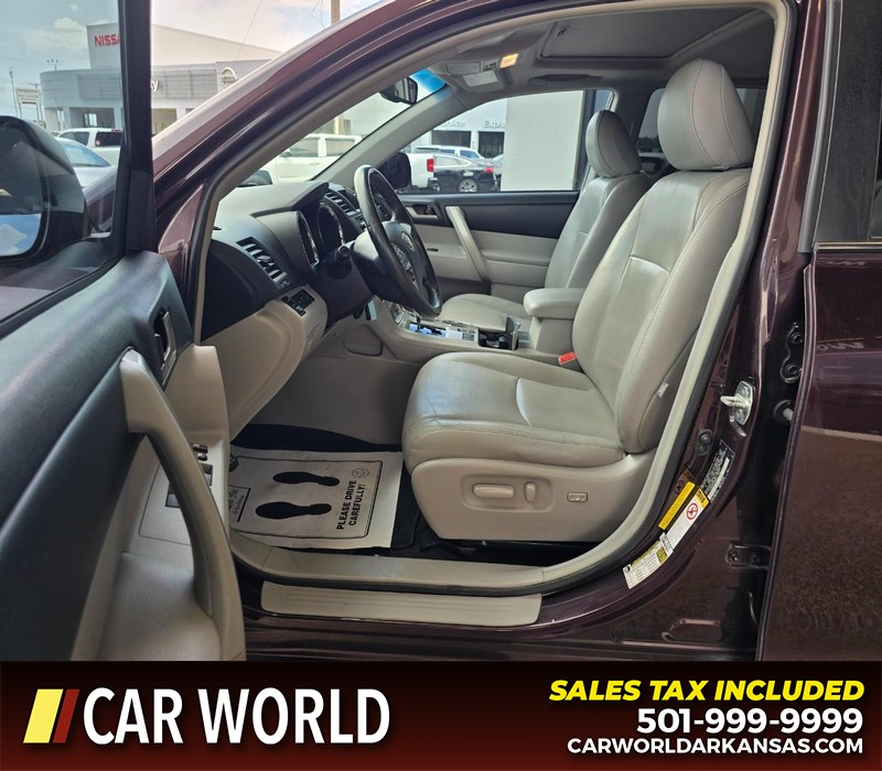 Toyota Highlander Vehicle Full-screen Gallery Image 8