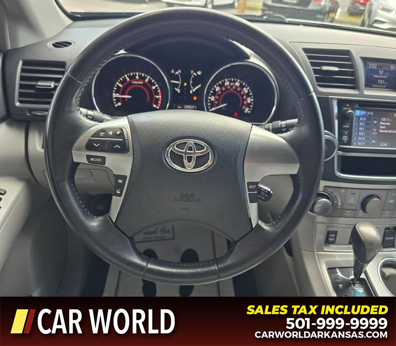Toyota Highlander Vehicle Full-screen Gallery Image 15
