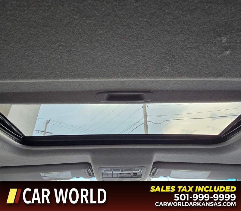 Toyota Highlander Vehicle Full-screen Gallery Image 20