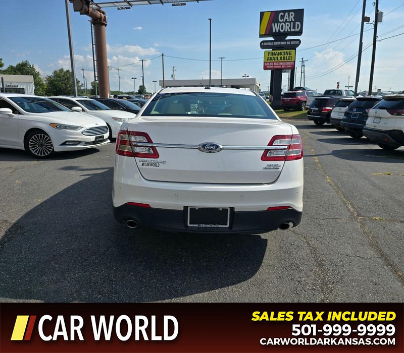 Ford Taurus Vehicle Full-screen Gallery Image 5