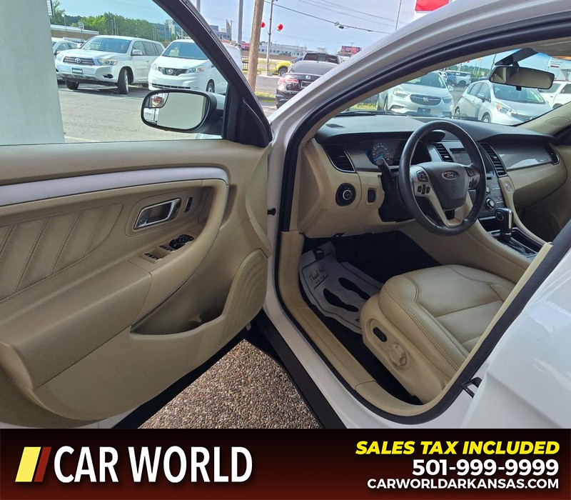 Ford Taurus Vehicle Full-screen Gallery Image 7