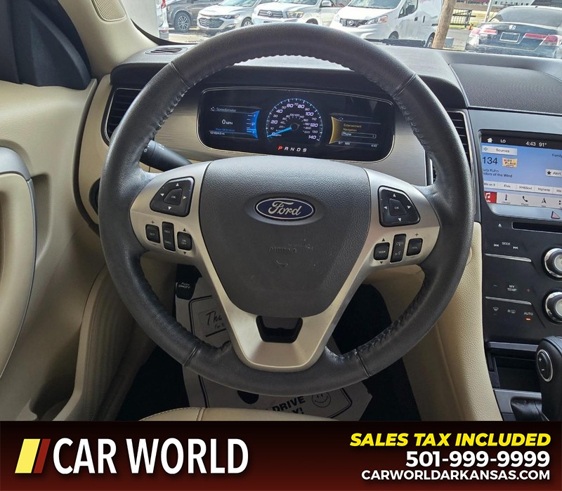 Ford Taurus Vehicle Full-screen Gallery Image 15