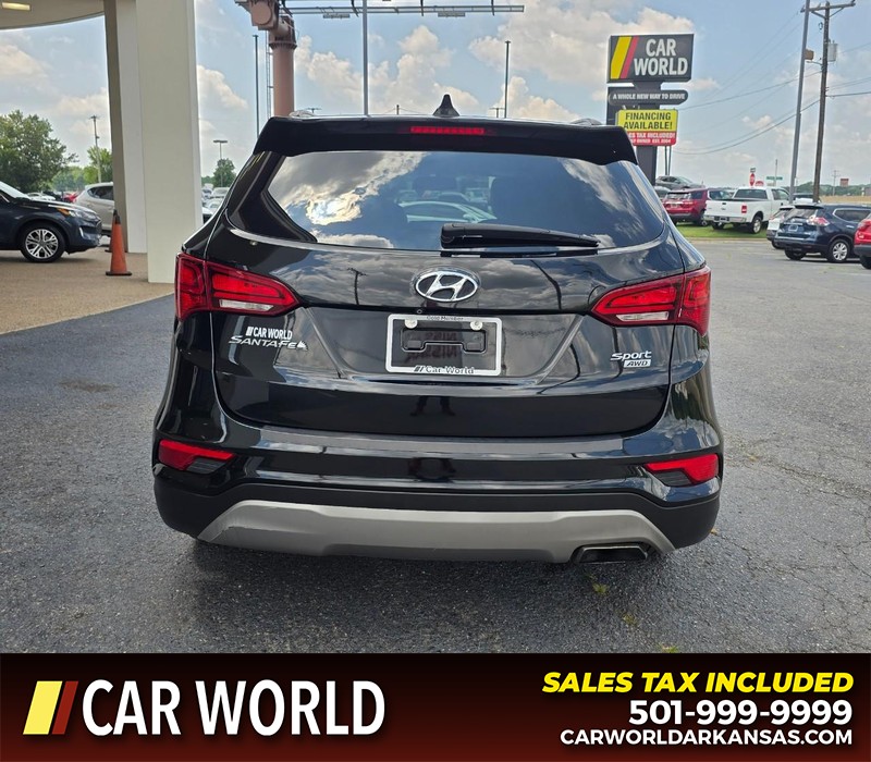 Hyundai Santa Fe Sport Vehicle Full-screen Gallery Image 5