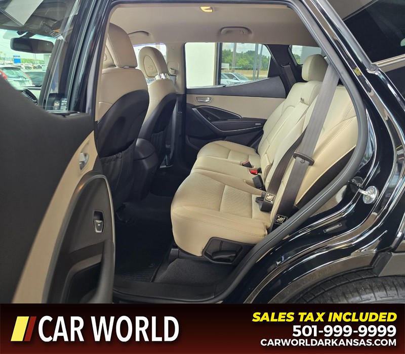 Hyundai Santa Fe Sport Vehicle Full-screen Gallery Image 10