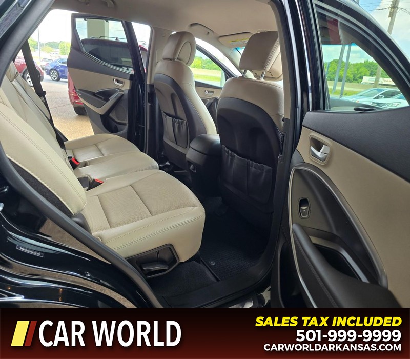 Hyundai Santa Fe Sport Vehicle Full-screen Gallery Image 12