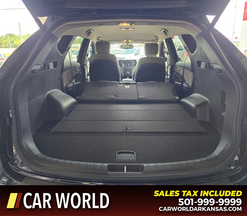 Hyundai Santa Fe Sport Vehicle Full-screen Gallery Image 14