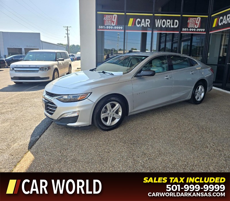 Chevrolet Malibu Vehicle Full-screen Gallery Image 3