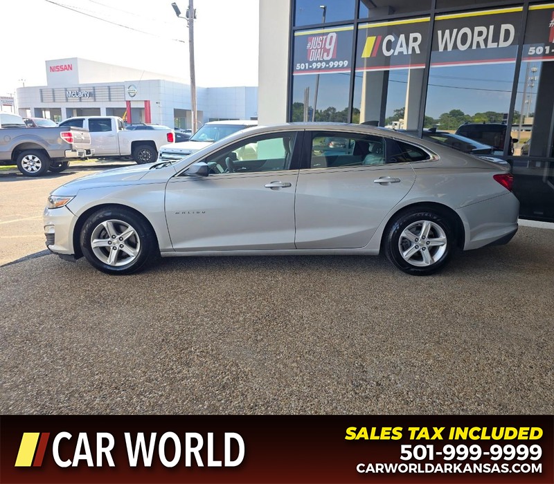 Chevrolet Malibu Vehicle Full-screen Gallery Image 4