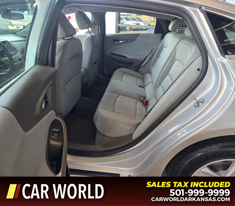 Chevrolet Malibu Vehicle Full-screen Gallery Image 10