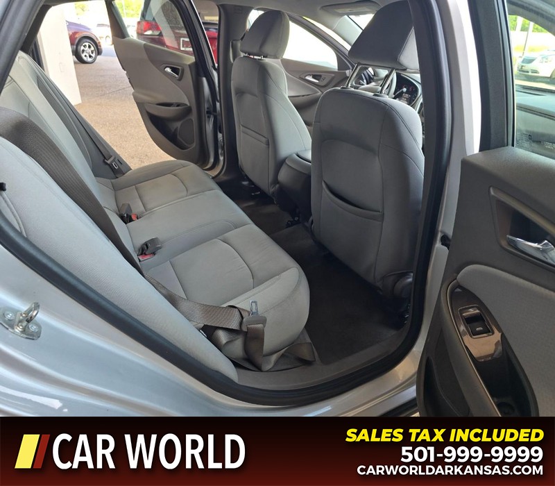 Chevrolet Malibu Vehicle Full-screen Gallery Image 12
