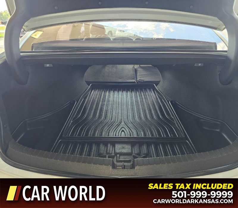 Acura TLX Vehicle Full-screen Gallery Image 14