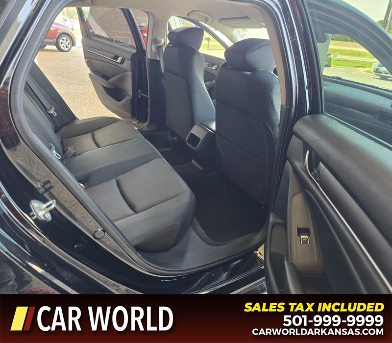Honda Accord Sedan Vehicle Full-screen Gallery Image 12