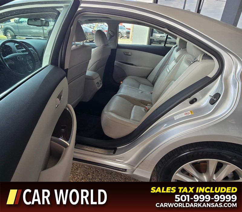Lexus ES 350 Vehicle Full-screen Gallery Image 10