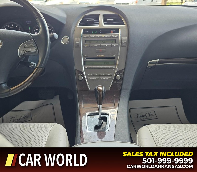 Lexus ES 350 Vehicle Full-screen Gallery Image 17