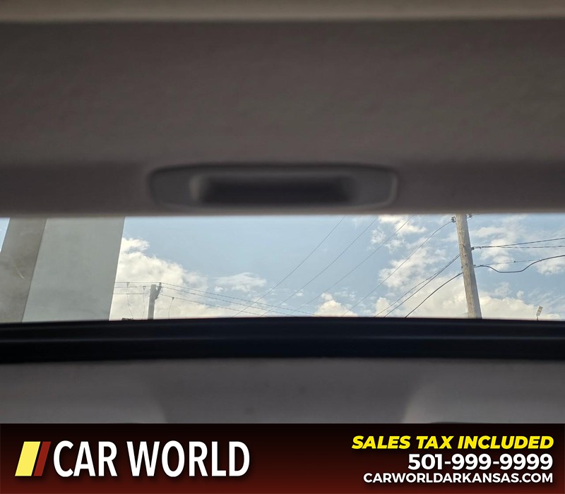 Lexus ES 350 Vehicle Full-screen Gallery Image 18