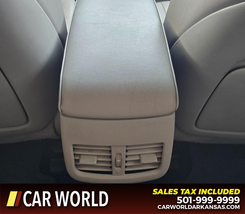 Lexus ES 350 Vehicle Full-screen Gallery Image 19