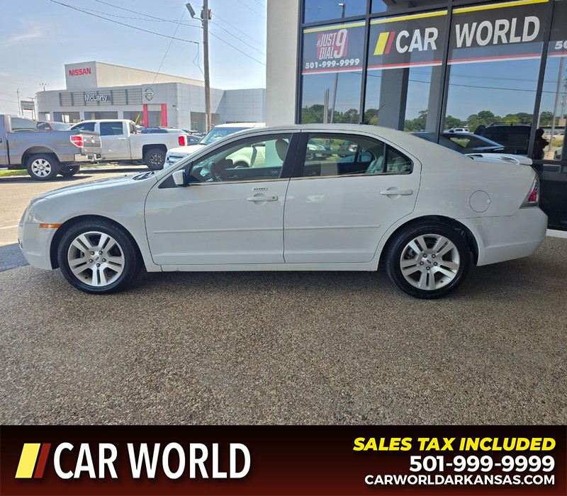 Ford Fusion Vehicle Full-screen Gallery Image 4