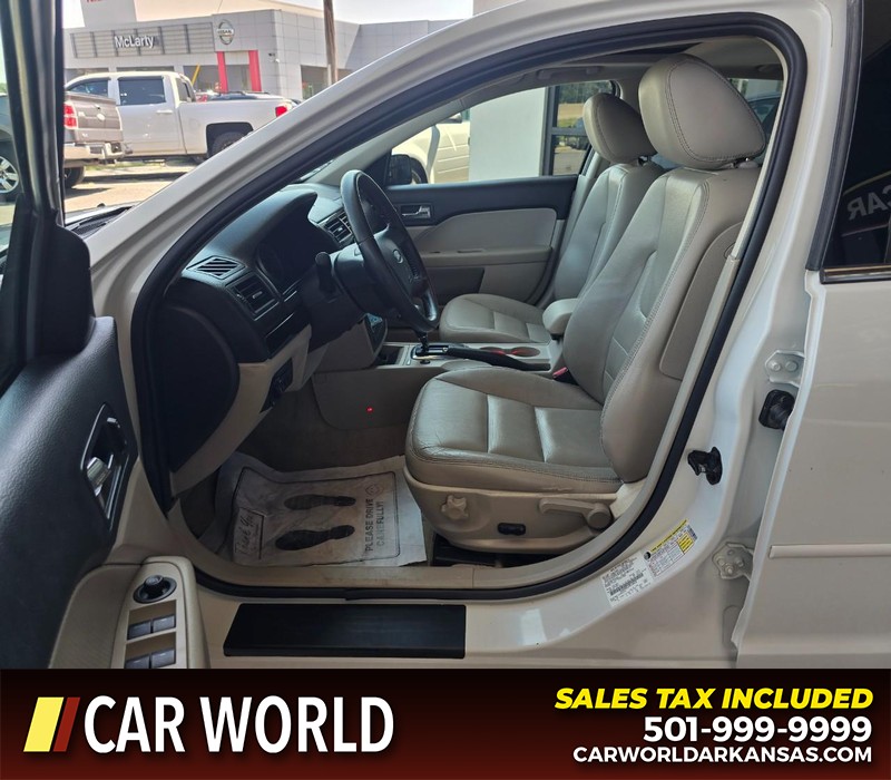 Ford Fusion Vehicle Full-screen Gallery Image 8