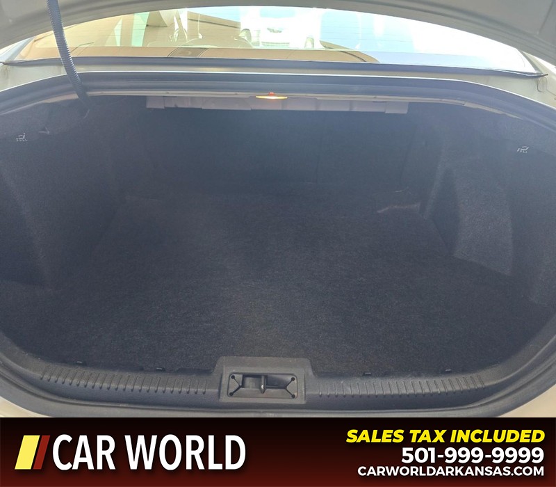 Ford Fusion Vehicle Full-screen Gallery Image 13