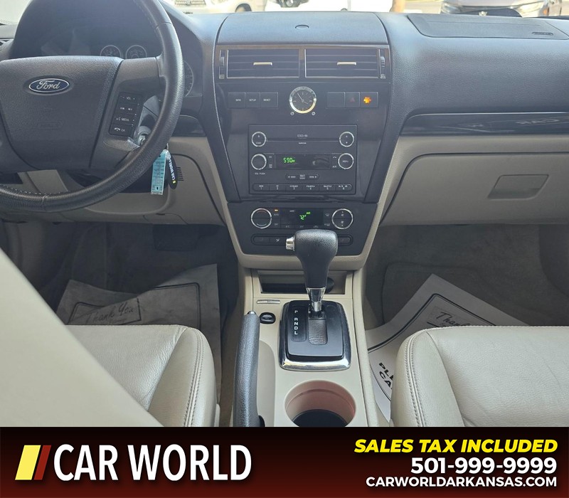Ford Fusion Vehicle Full-screen Gallery Image 18