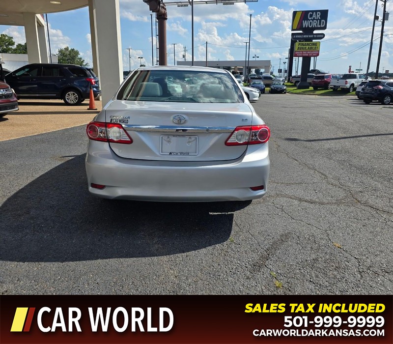 Toyota Corolla Vehicle Full-screen Gallery Image 5