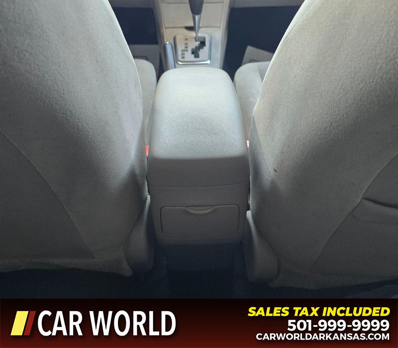 Toyota Corolla Vehicle Full-screen Gallery Image 19