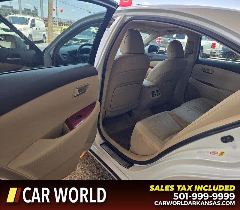 Lexus ES 350 Vehicle Full-screen Gallery Image 9