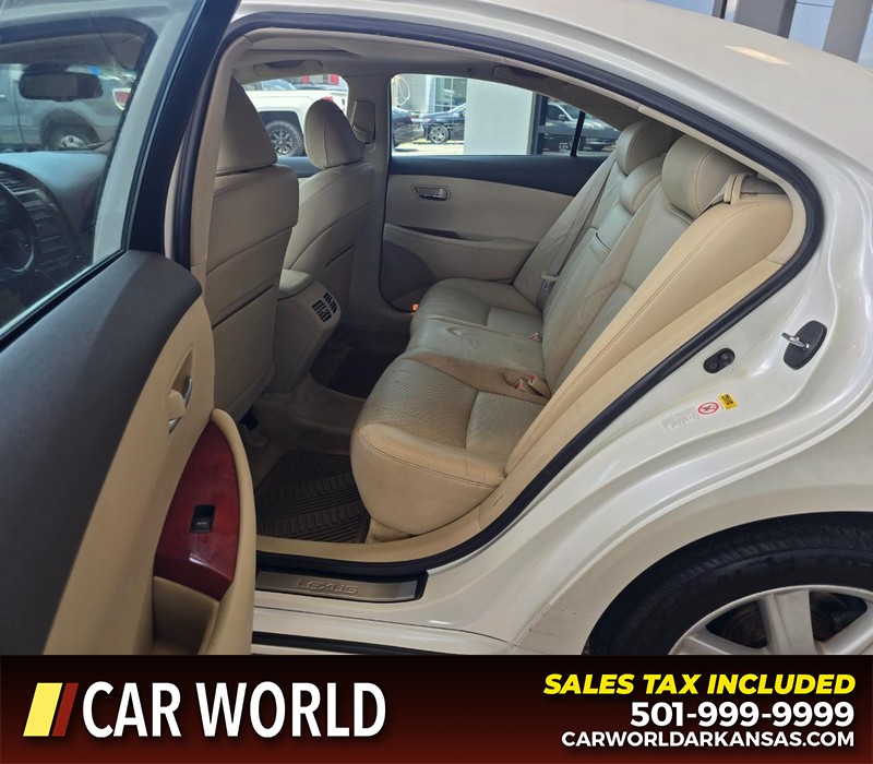 Lexus ES 350 Vehicle Full-screen Gallery Image 10