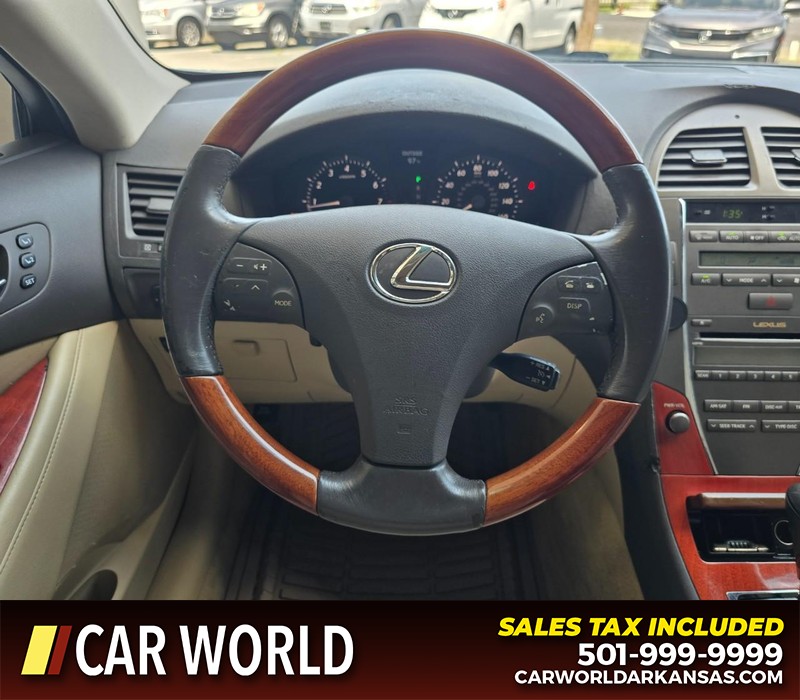 Lexus ES 350 Vehicle Full-screen Gallery Image 14