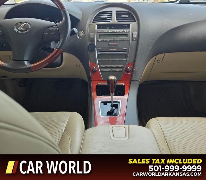 Lexus ES 350 Vehicle Full-screen Gallery Image 17