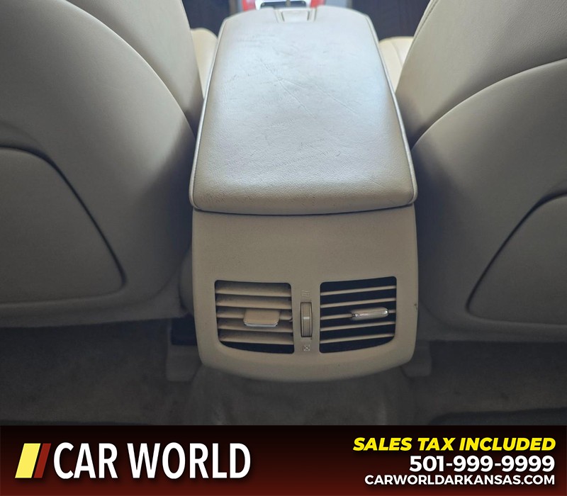 Lexus ES 350 Vehicle Full-screen Gallery Image 19