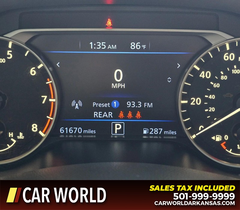 Nissan Altima Vehicle Full-screen Gallery Image 16