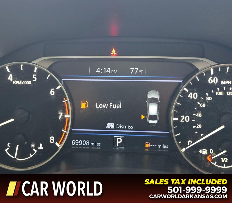 Nissan Altima Vehicle Full-screen Gallery Image 16