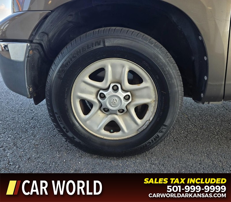 Toyota Tundra 2WD Truck Vehicle Full-screen Gallery Image 6