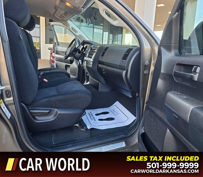 Toyota Tundra 2WD Truck Vehicle Full-screen Gallery Image 13